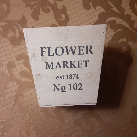 Wood Flower Box - Picture 1 of 8